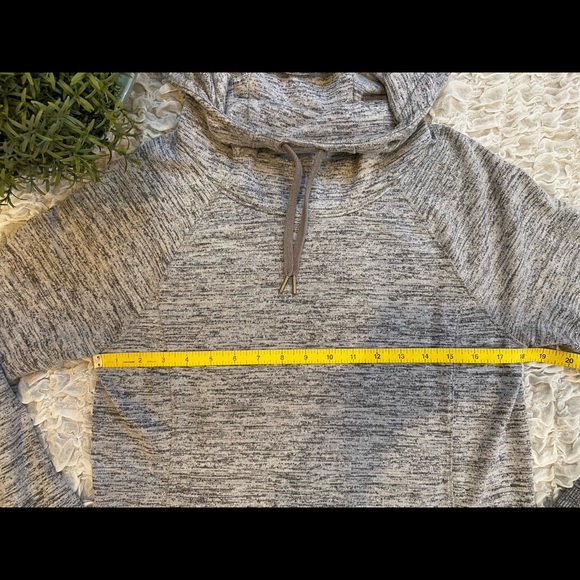Athleta Cowl Neck Hoodie Sweatshirt Yoga Pullover Top Shirt Sweater Thumbholes - Picture 6 of 9